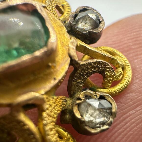 Antique Iberian 17th-18th century 22kt solid gold diamonds emerald finding 2.14g - Picture 9 of 13